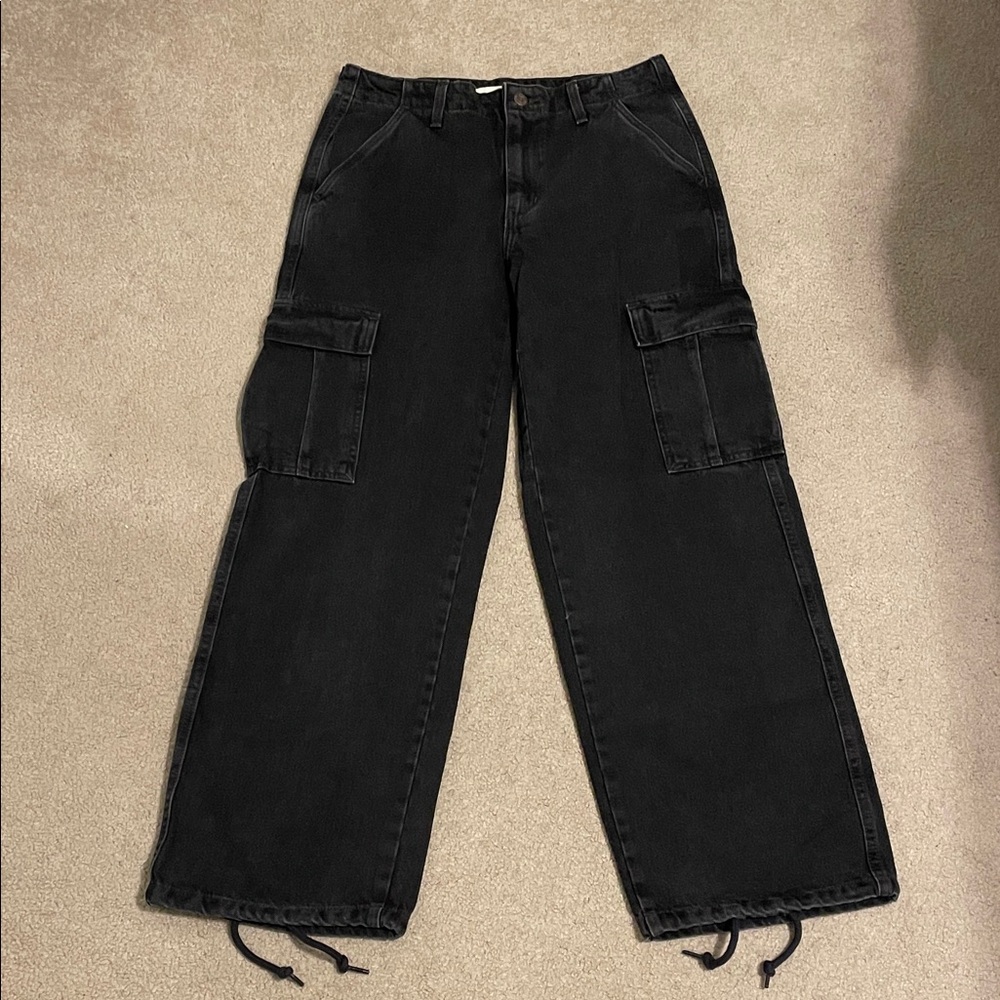 Levi's Women's Black Wide Leg Cargo Pants Size 27 (Like New)